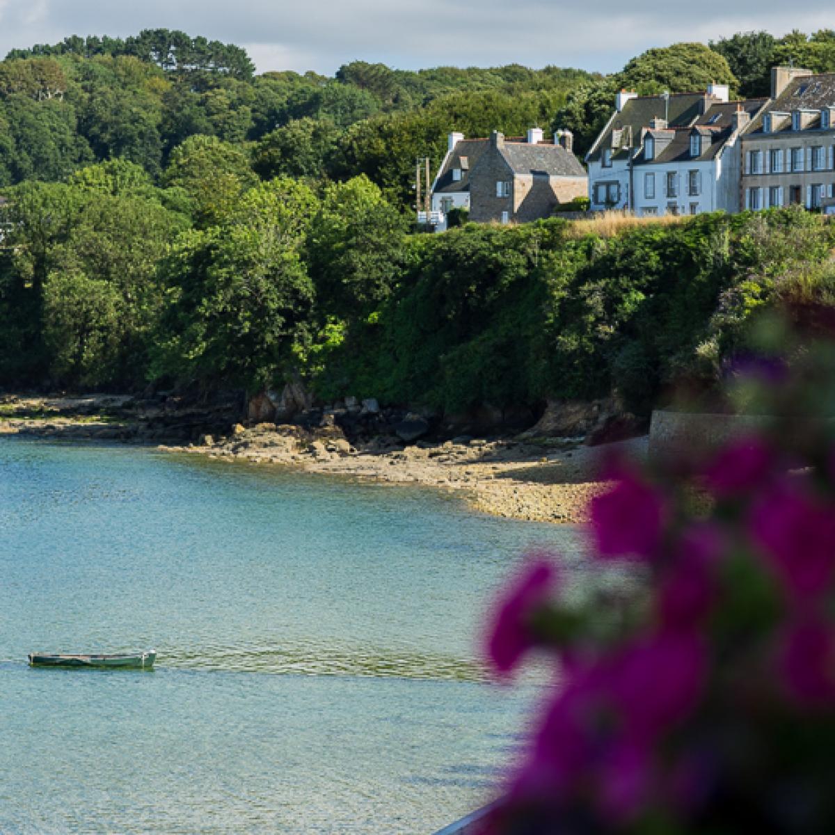 Douarnenez Bay Tourist Office Office De Tourisme De Douarnenez