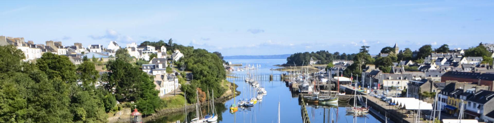 l'embouchure de la riviere avec Port-Rhu et le Port-musee de Douarnenez