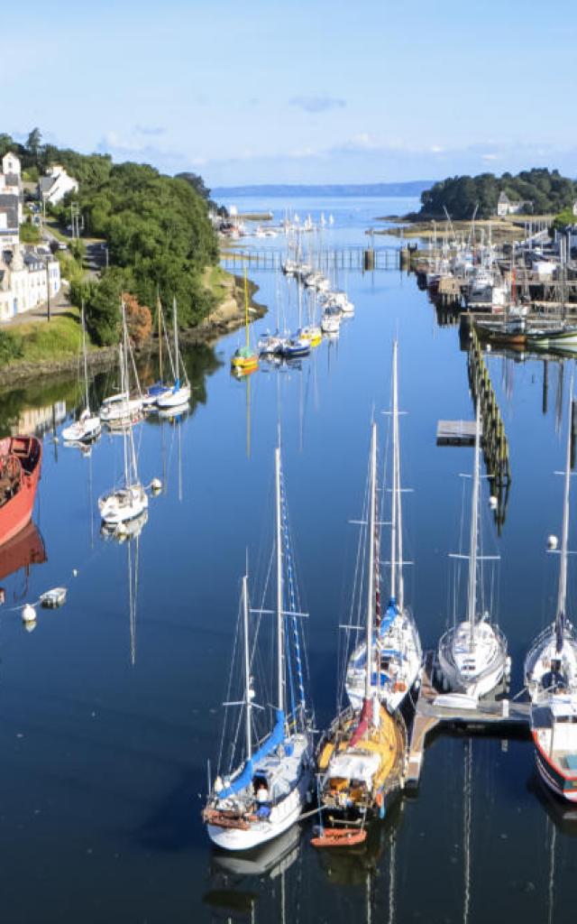 l'embouchure de la riviere avec Port-Rhu et le Port-musee de Douarnenez