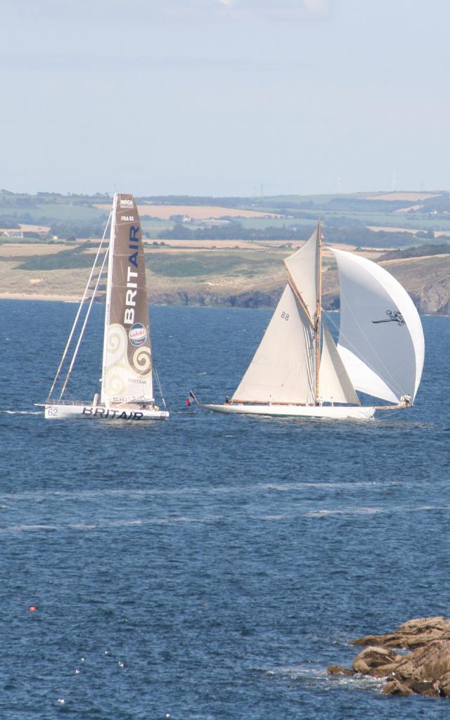 Voiliers au large de l'Île Tristan