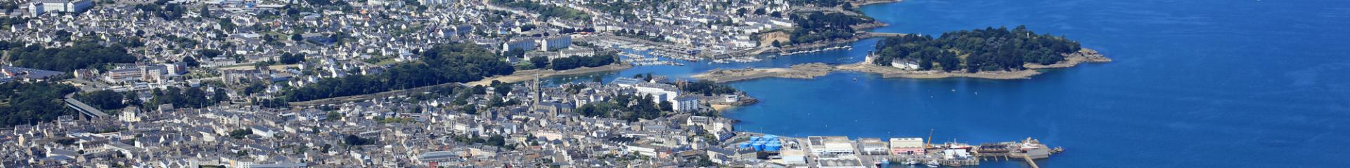 Vue Sur La Baie, Le Rosmeur Tréboul Et L'île Tristan
