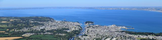 Vue aérienne sur la baie de Douarnenez