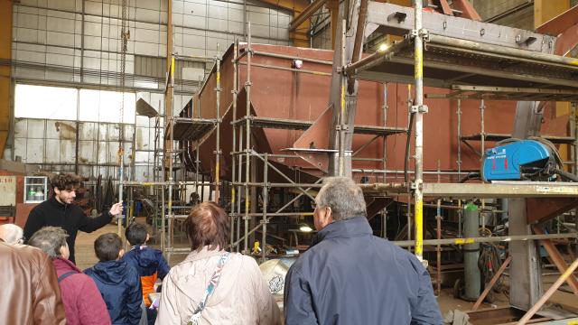 Visite desChantiers naval Gléhen à Douarnenez avec un bateau en construction