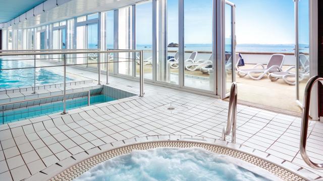 Dz Thalasso Bain A Remous Piscine Vue Mer Cecile Langlois Debut Oct 2022 Fin Oct 2027 Bd