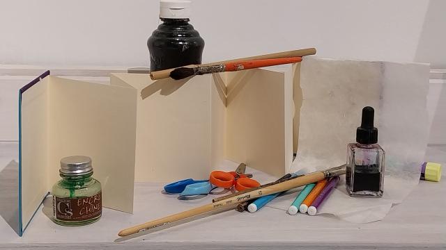 Papiers, crayons,encres et pinceaux