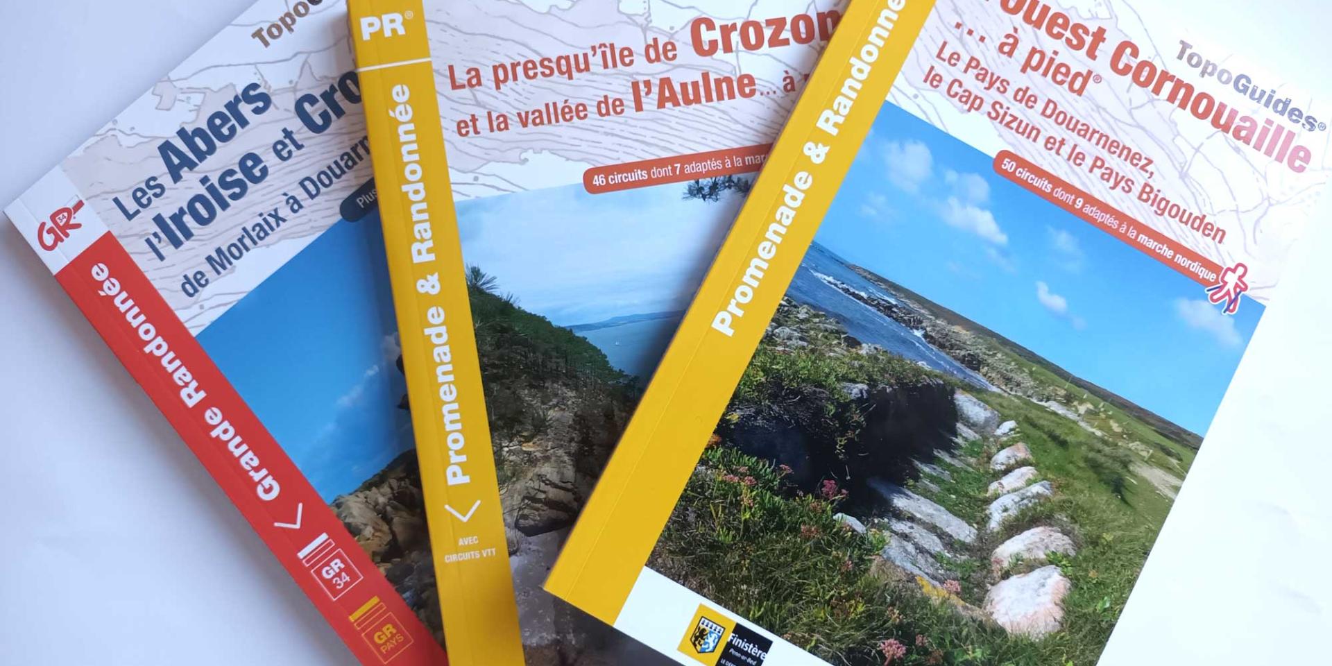 Topoguides PR de la Fédération Française de Randonnées: Ouest Cornouaille à pied, La Presqu'île de Crozon et la vallée de l'Aulne , les Abers l'Iroise et Cozon